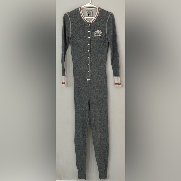 đź’›Like Newđź’› Roots: One Piece Pajamas- Size Small - Picture 1 of 11